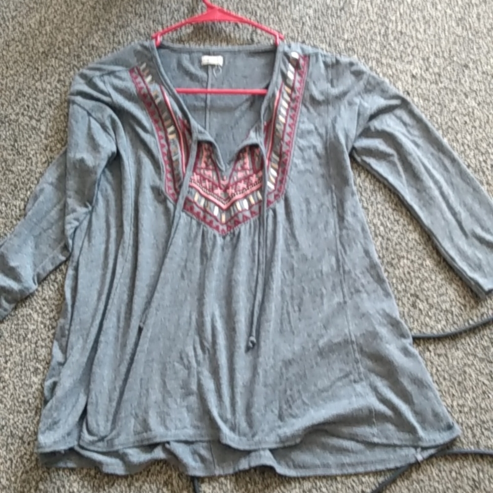 Really cute Hollister shirt